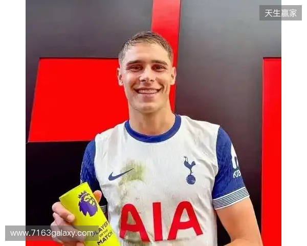 本场送助攻,范德芬当选热刺1-1桑德兰球迷票选全场最佳 本场送助攻,范德芬当选热刺1-1桑德兰球迷票选全场最佳